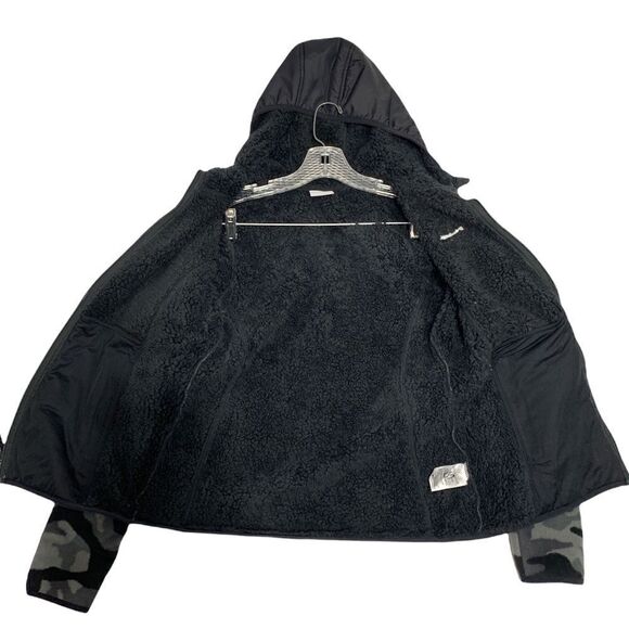 𝅺NWT Columbia Grey Camo Print Hooded Fleece Sweater - Picture 3 of 9